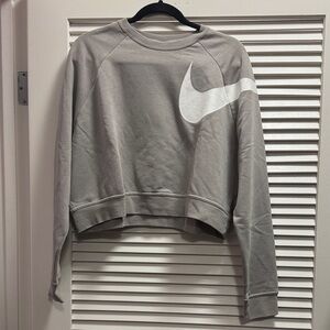 Nike Women's Light Gray Cropped Crewneck Sweatshirt
